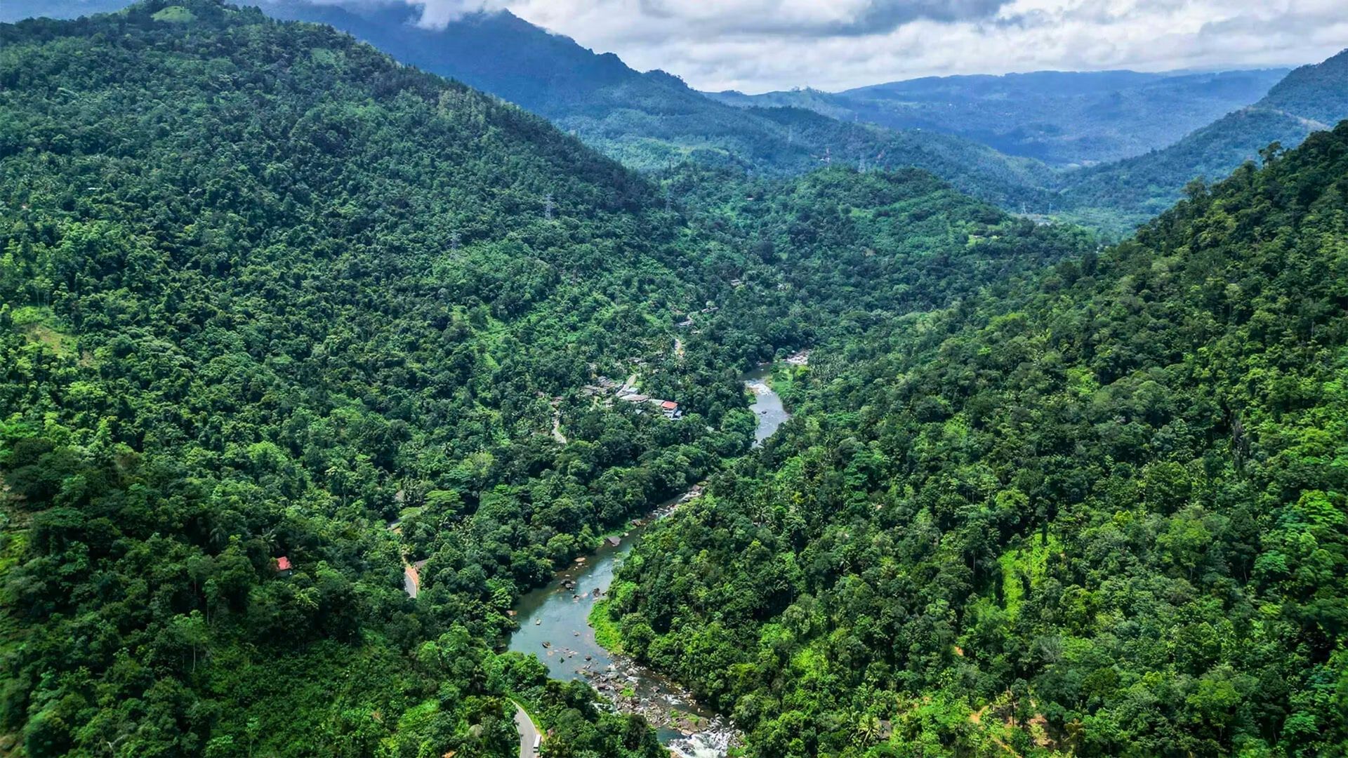 kithulgala-kelani-river-sri-lanka