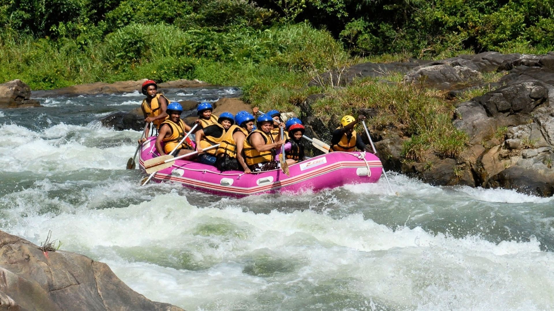 kithulgala-white-water-rafting-sri-lanka
